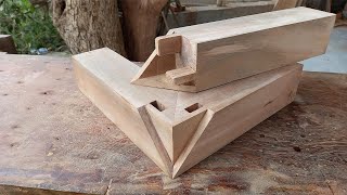 Awesome Skills Hand Cut Japanese Joinery Amazing ThreeDimensional Wooden Mortise Corner [upl. by Balthazar453]