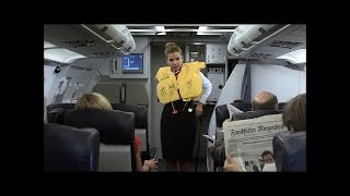 Stewardess mit Durchsetzungsvermögen  Ladykracher [upl. by Eicnahc]