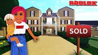 MOVING INTO OUR FAMILY HOUSE 🏡  Bloxburg Roleplay  Roblox [upl. by Malamud]